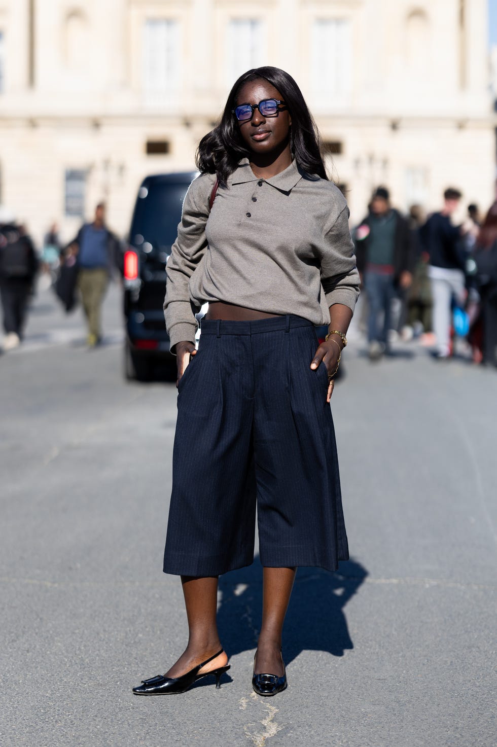 Navy Pinstripe Culottes With Gray Knit Polo Navy Pinstripe Culottes With Gray Knit Polo — Simple Culottes Outfits