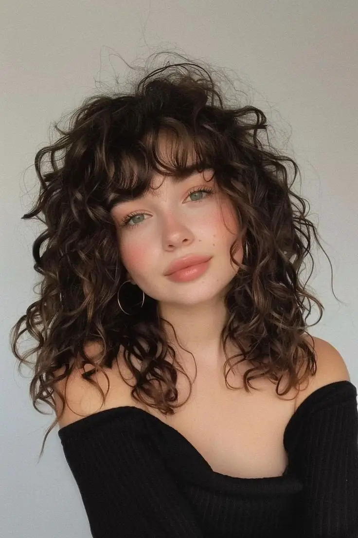 Collarbone Layers With Side Part Collarbone Layers With Side Part — Simple Curly Bangs