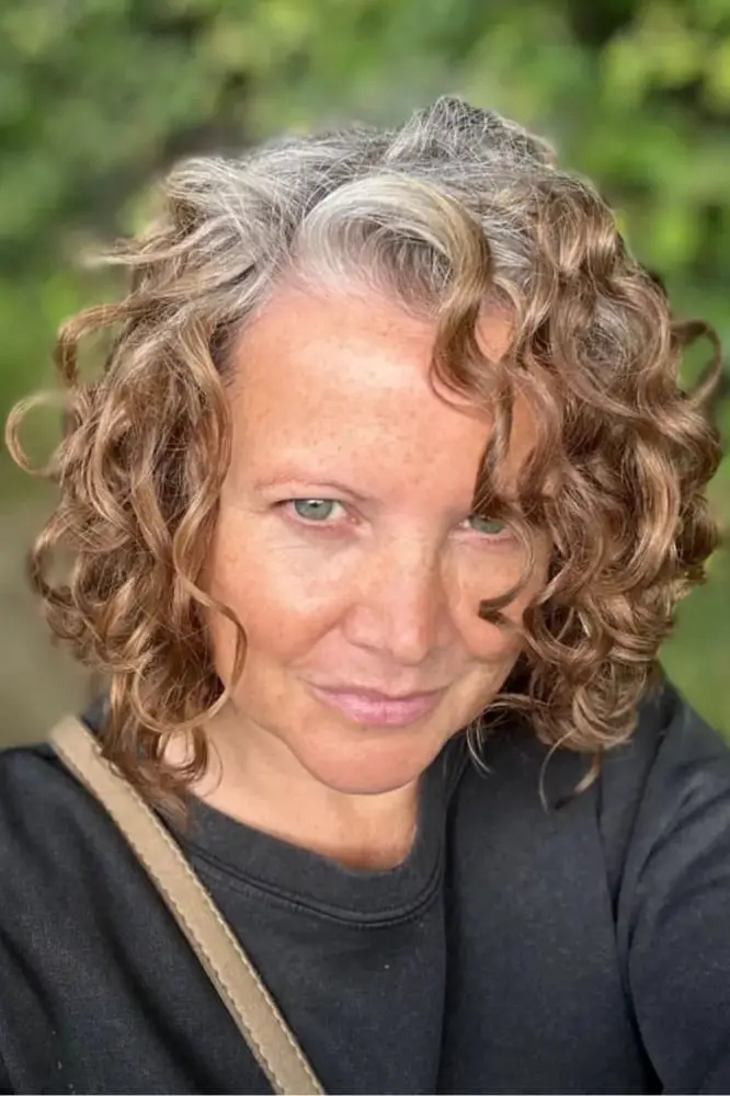 Blonde Bob With Face-Framing Bangs Blonde Bob With Face-Framing Bangs — Simple Curly Bob Hairstyles