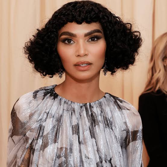 Dark Brown Bob With Full Curly Bangs, Chin Dark Brown Bob With Full Curly Bangs, Chin — Simple Curly Bob Hairstyles