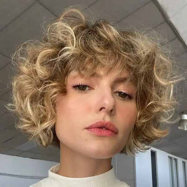 Honey Blonde Bob With Balayage Honey Blonde Bob With Balayage — Simple Curly Bob Hairstyles