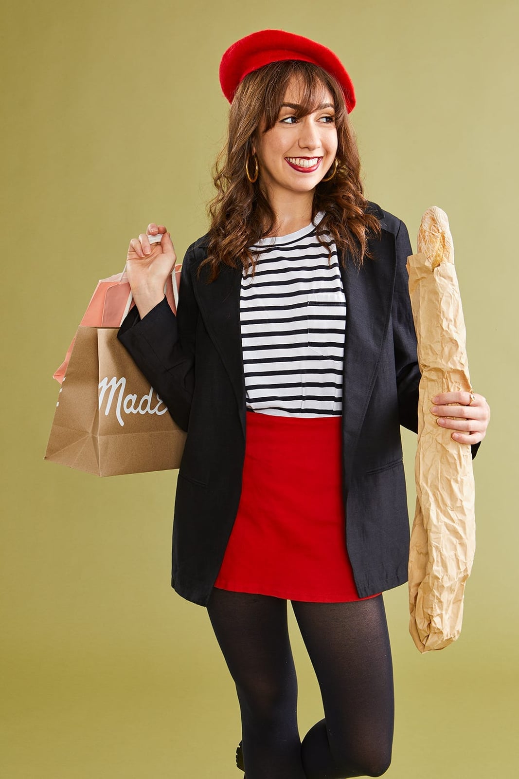 Collarbone Wavy Hair With Curtain Bangs Collarbone Wavy Hair With Curtain Bangs — Simple Curly Hair Costumes