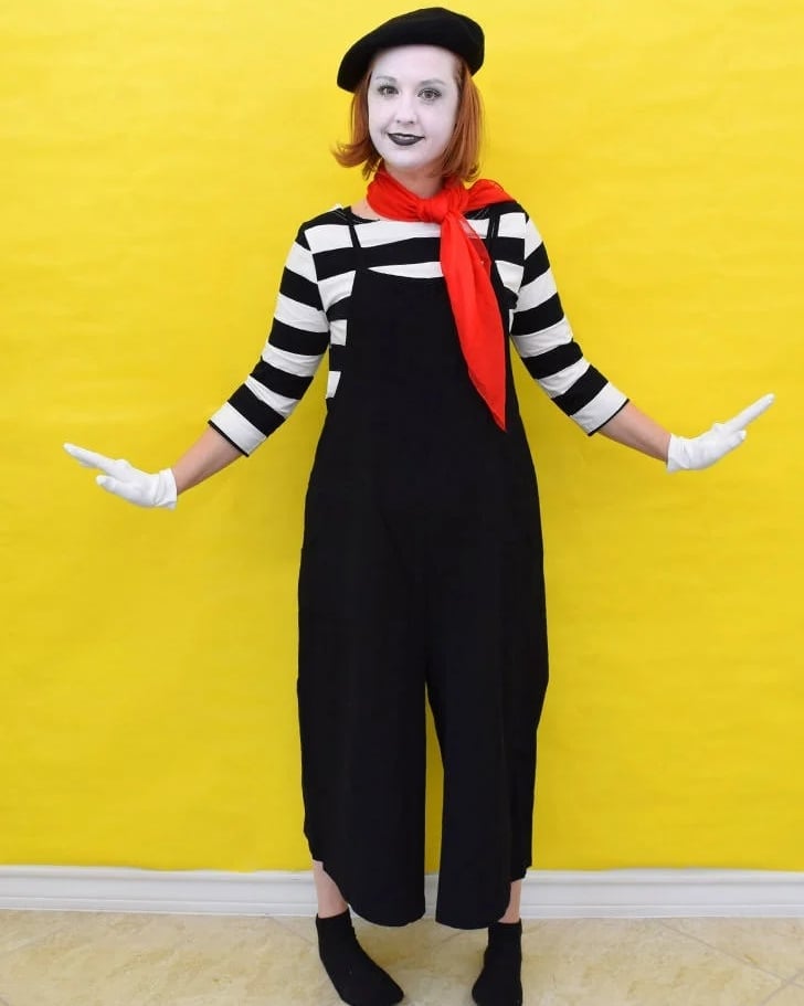 Chin Length Red Curly Hair With Short Bangs Chin Length Red Curly Hair With Short Bangs — Simple Curly Hair Costumes