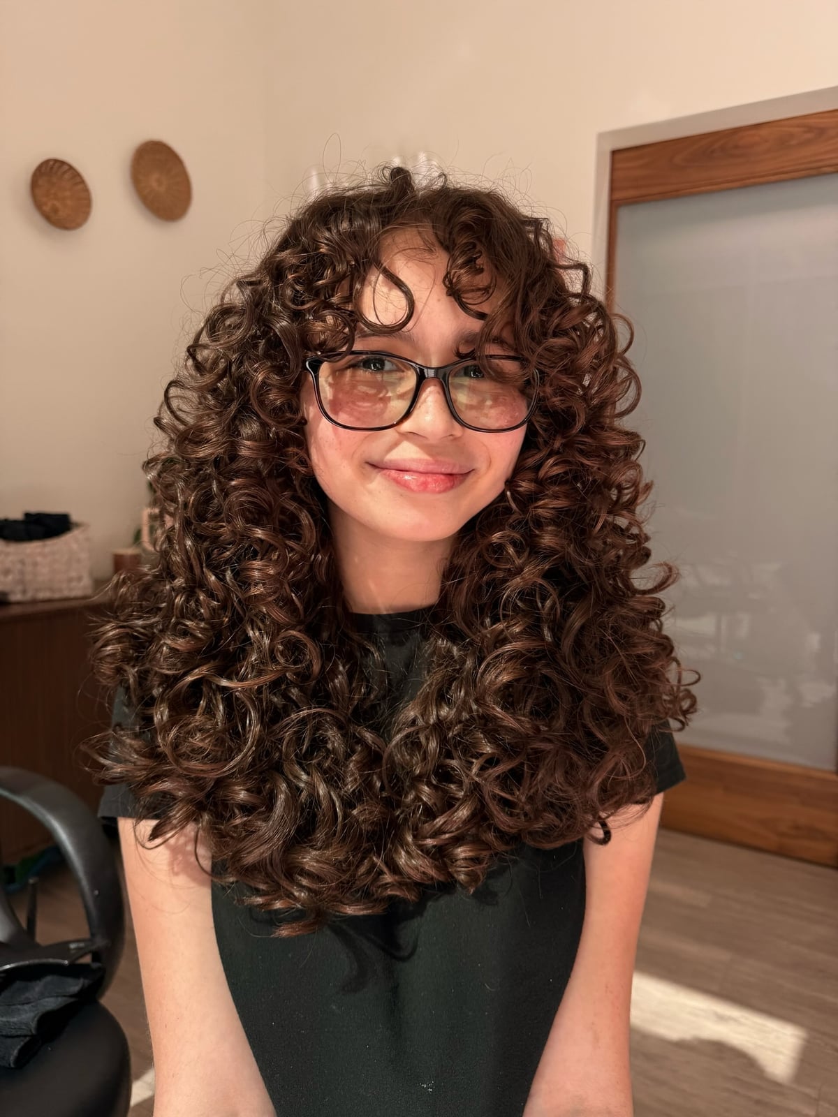 Mid-Back Curls With Soft Curtain Bangs Mid-Back Curls With Soft Curtain Bangs — Simple Curly Hair Cuts