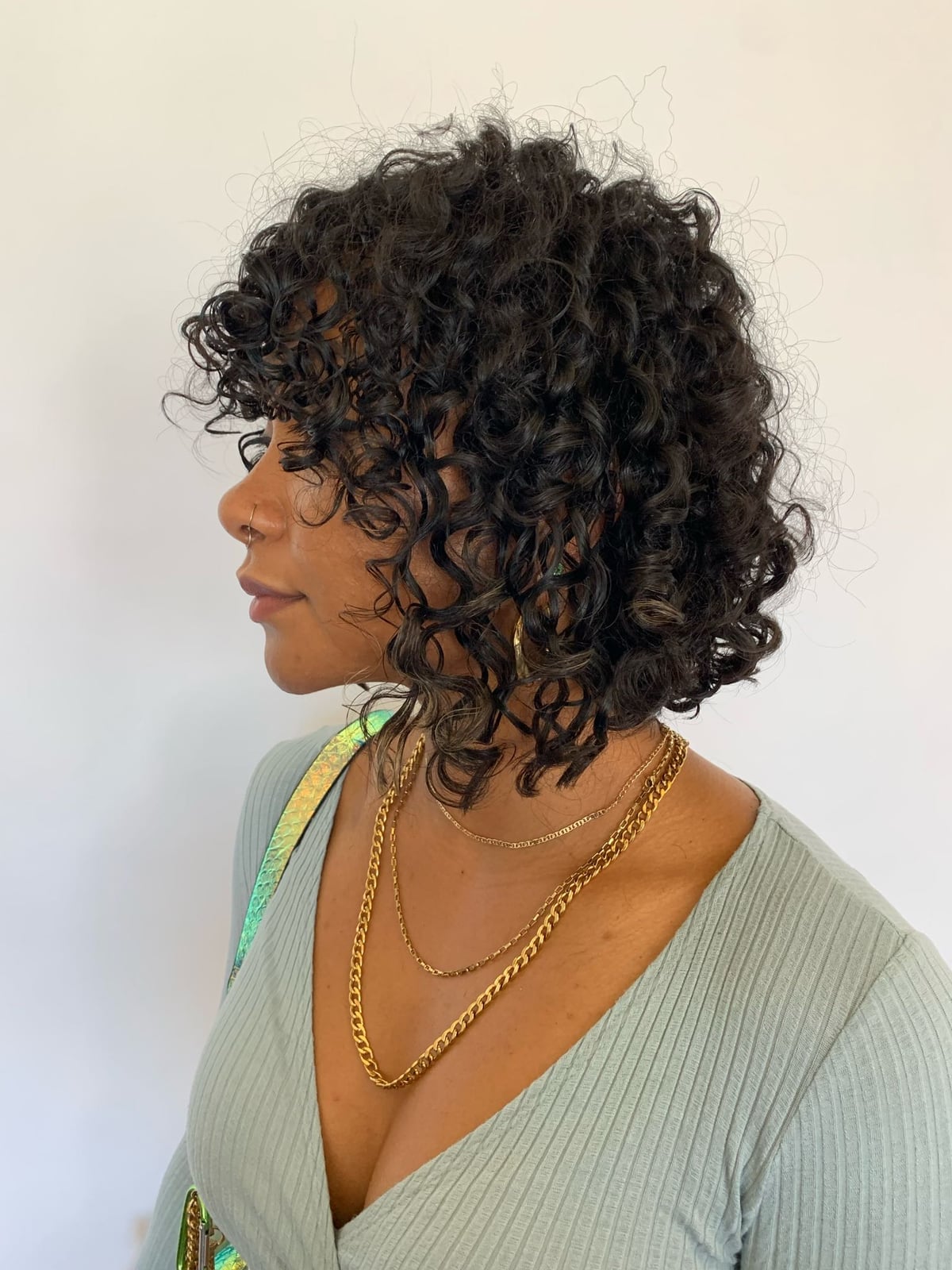 Chin Length Bob No Bangs Side Part, Dark Brown Chin Length Bob No Bangs Side Part, Dark Brown — Simple Curly Hair Cuts