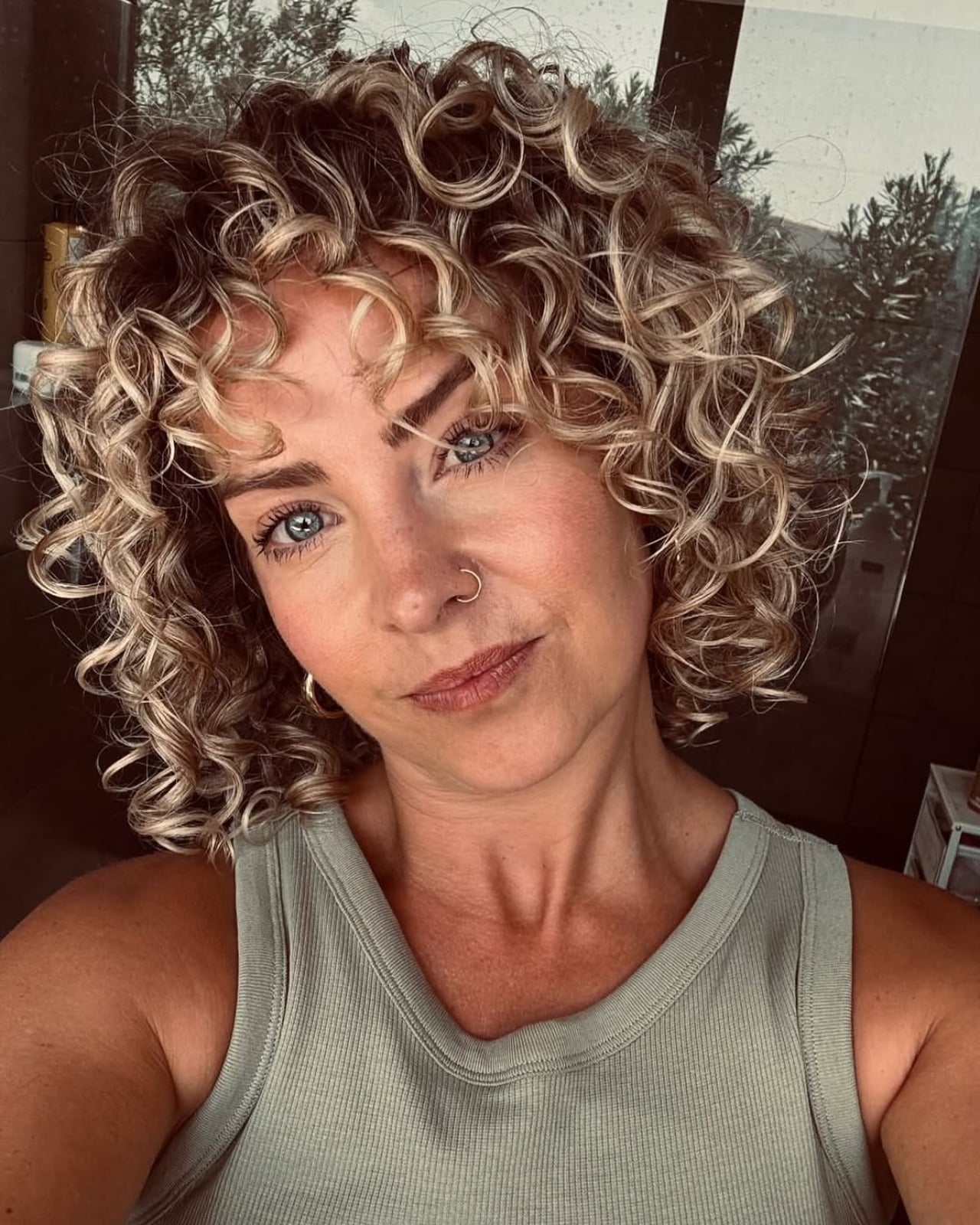 Collarbone Layers Salt and Pepper Collarbone Layers Salt and Pepper — Simple Curly Hair Cuts