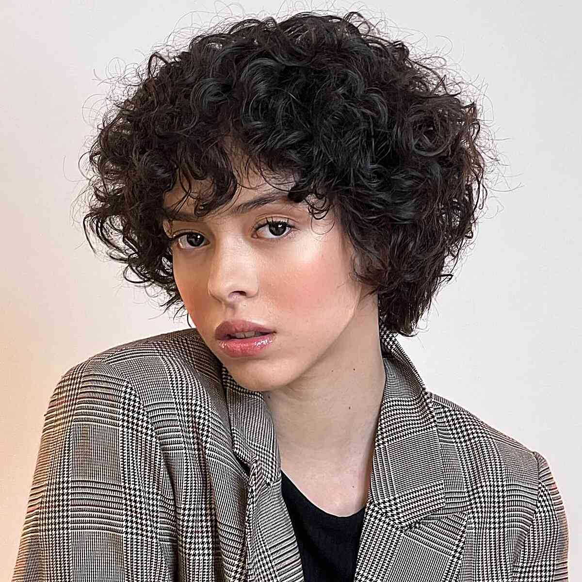 Short Layered Cut With Curtain Bangs — Simple Curly Hair Haircuts