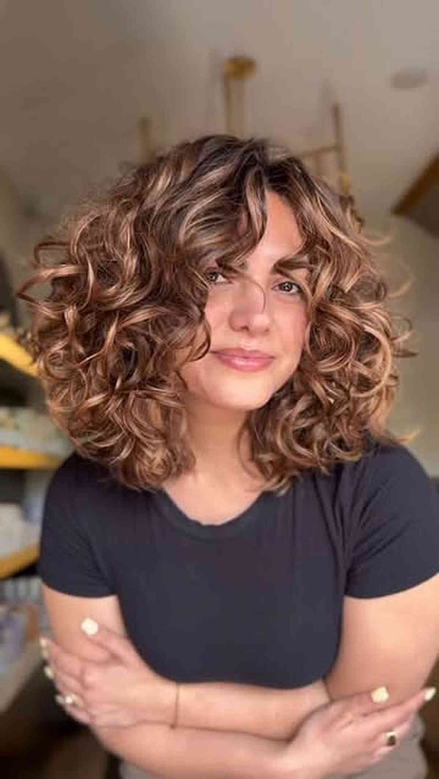Layered Collarbone Cut With Caramel Highlights — Simple Curly Hair Highlights