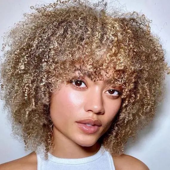 Chin Length Bob With Bright Blonde Highlights — Simple Curly Hair Highlights