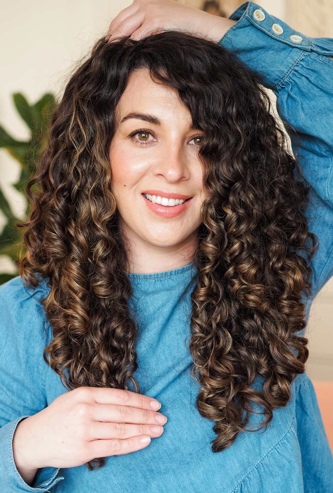 Collarbone Layers With Face-Framing Pieces, Medium-Thick Collarbone Layers With Face-Framing Pieces, Medium-Thick — Simple Curly Hair Layers