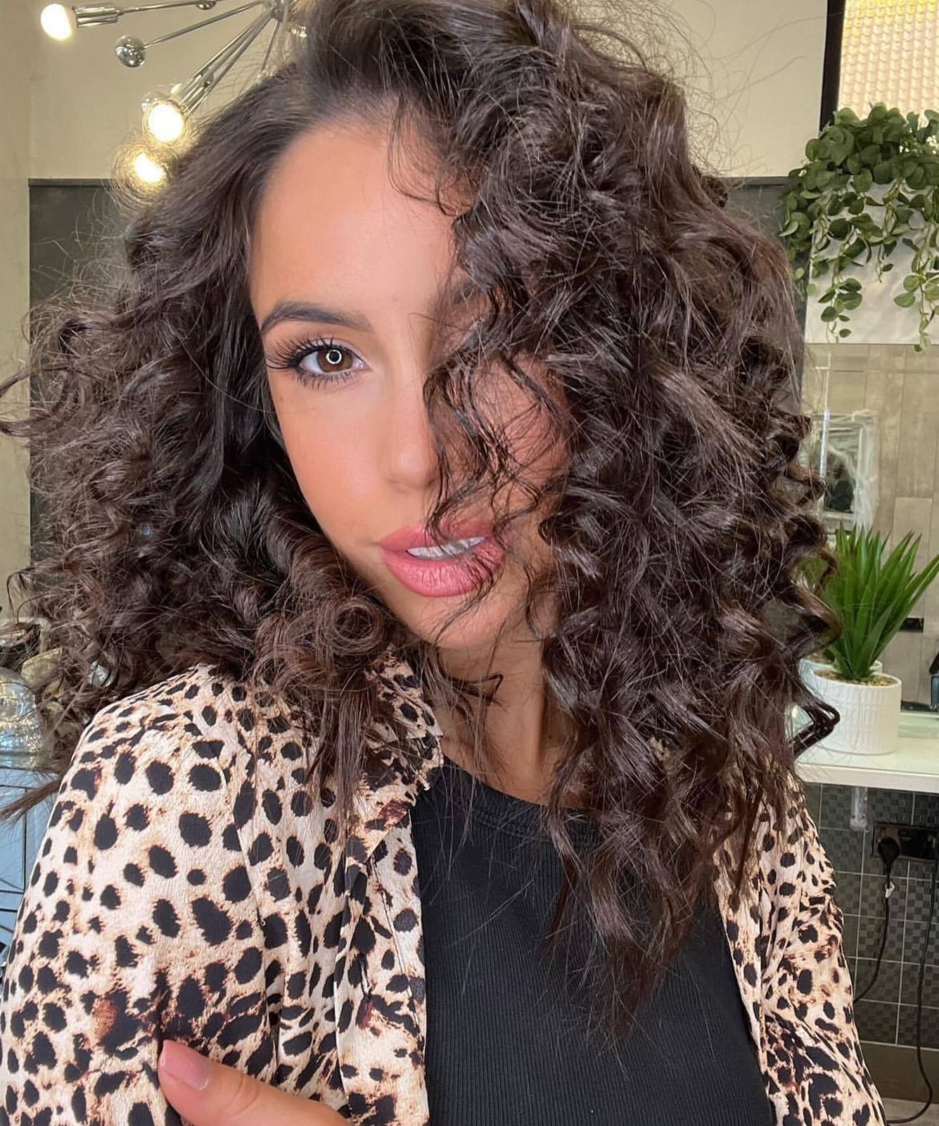Collarbone Layers With Curtain Bangs, Dark Brown Collarbone Layers With Curtain Bangs, Dark Brown — Simple Curly Hair Layers