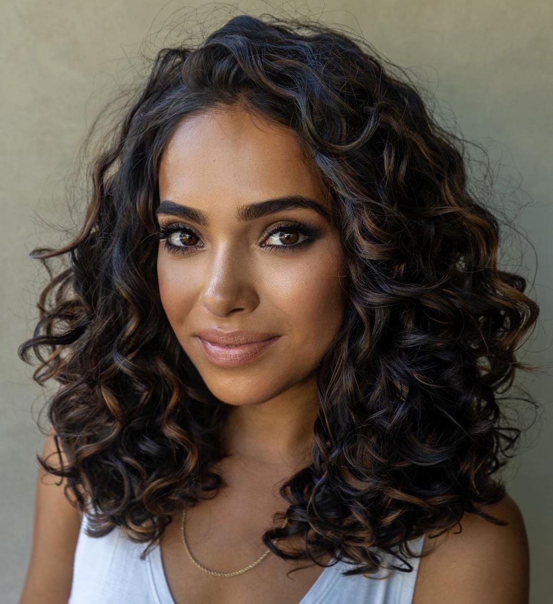 Collarbone Layers Dark Brown With Caramel Collarbone Layers Dark Brown With Caramel — Simple Curly Hair Layers