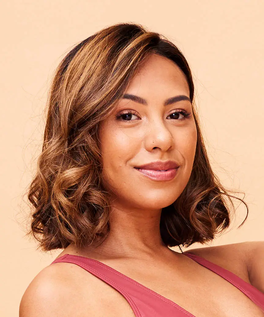 Chin Length Bob With Tousled Waves And Subtle Highlights — Simple Curly Highlights