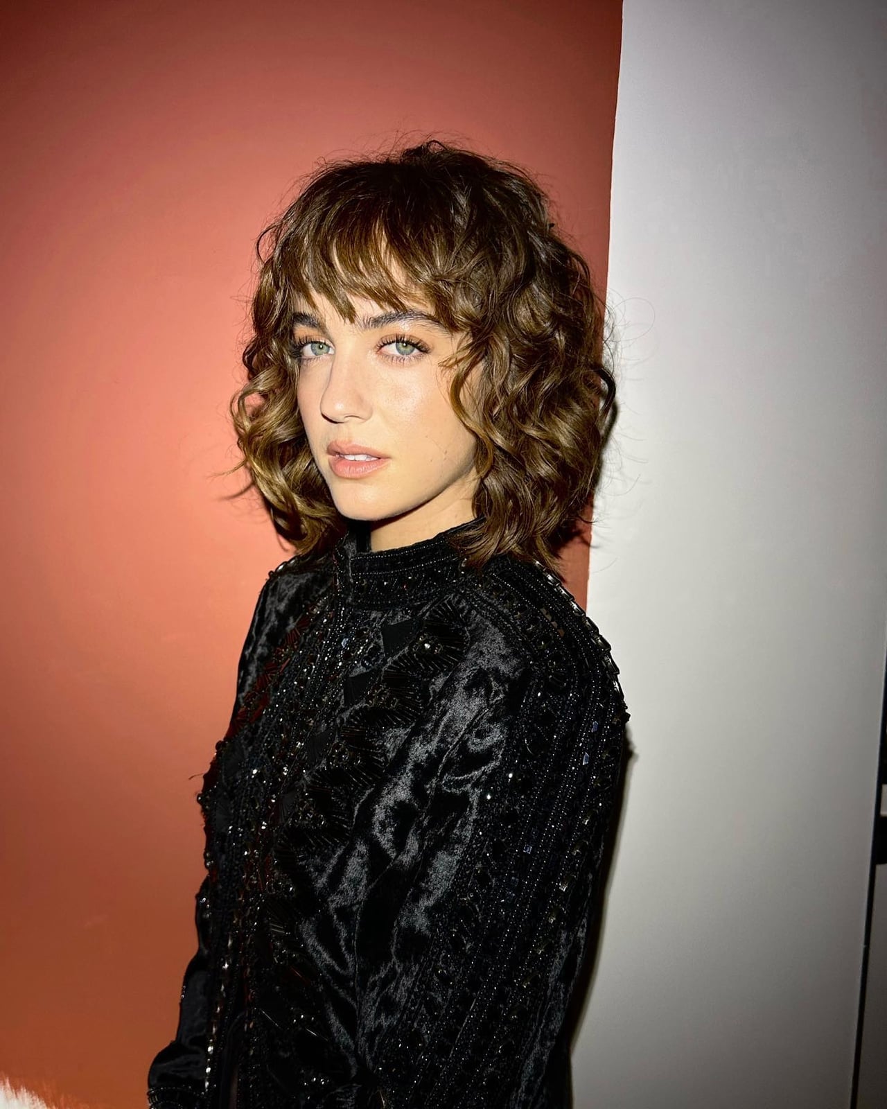 Collarbone Shag With Face-Framing Pieces — Simple Curly Shag