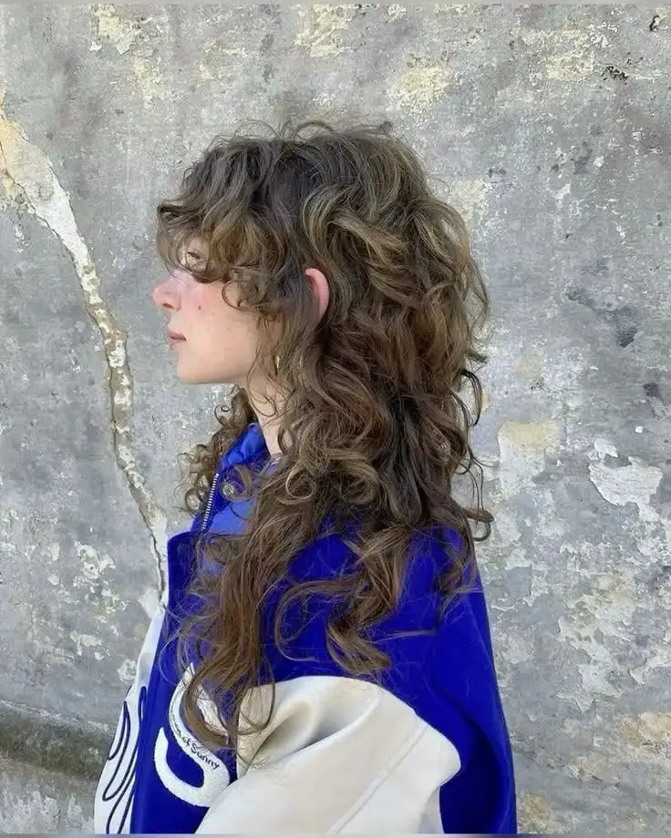 Mid-Back Light Brown Wolf Cut With Balayage Mid-Back Light Brown Wolf Cut With Balayage — Simple Curly Wolf Cut