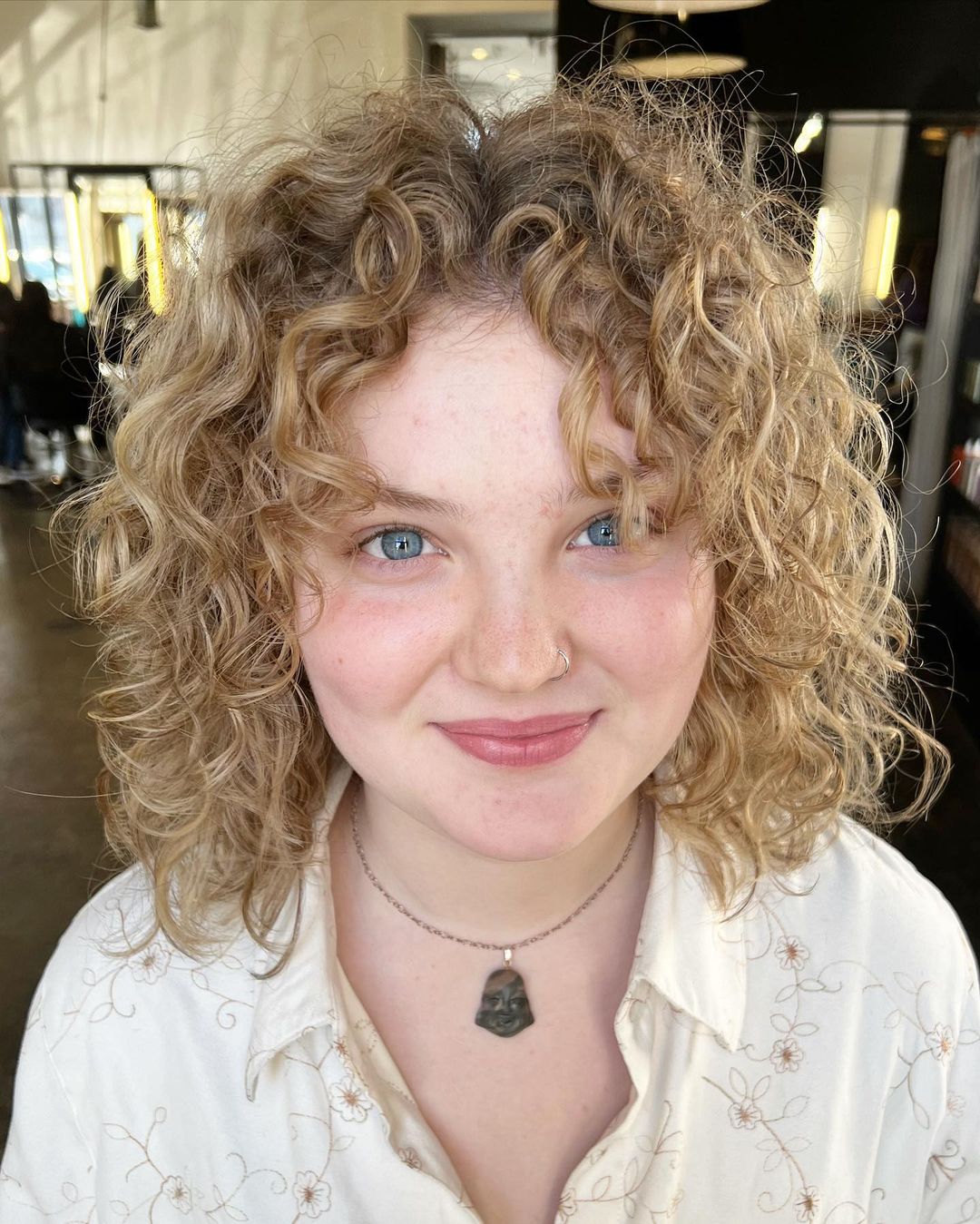 Chin-Length Ash Blonde Wolf Cut With Air Dried Chin-Length Ash Blonde Wolf Cut With Air Dried — Simple Curly Wolf Cut