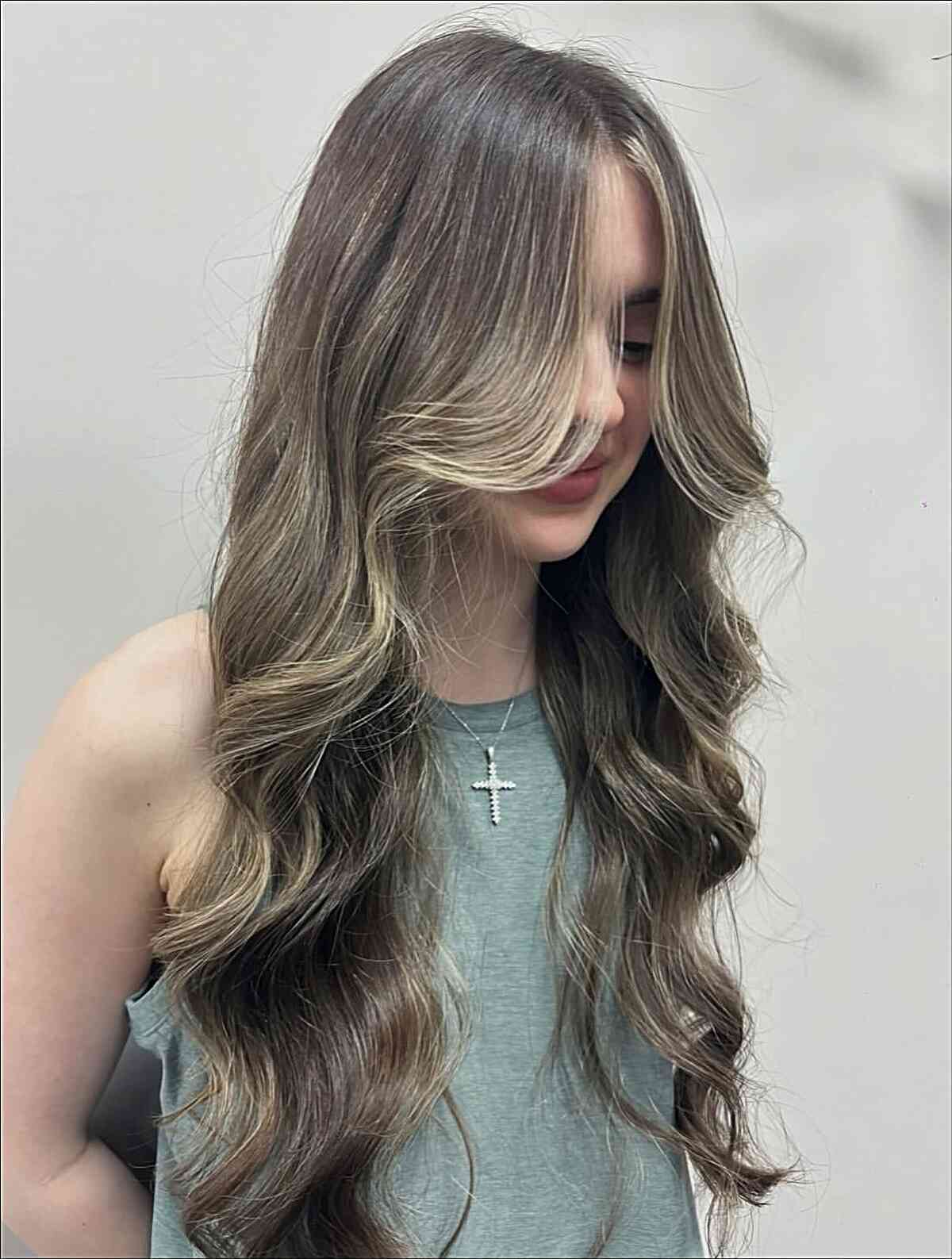Mid-Back Dark Brown With Blonde Highlights Mid-Back Dark Brown With Blonde Highlights — Simple Curtain Bangs Long Hair