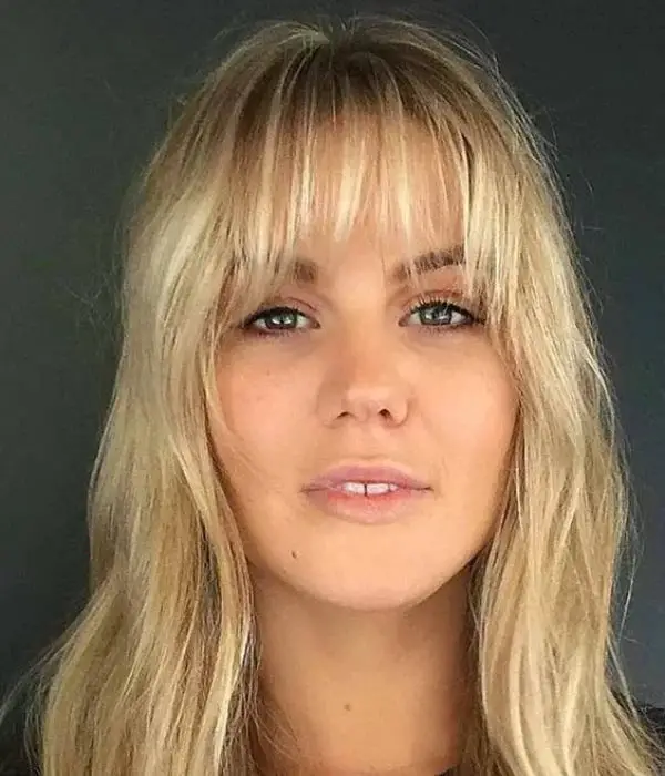 Shoulder Length Ash Blonde With Air Dried Waves Shoulder Length Ash Blonde With Air Dried Waves — Simple Curtain Bangs Long Hair