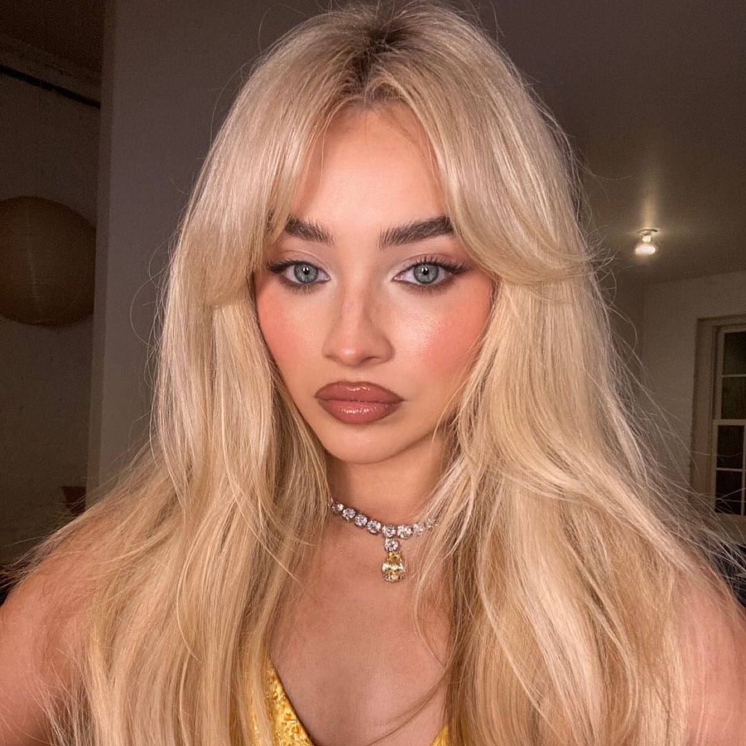 Mid-Back Ash Blonde With Root Shadow Mid-Back Ash Blonde With Root Shadow — Simple Curtain Bangs Long Hair