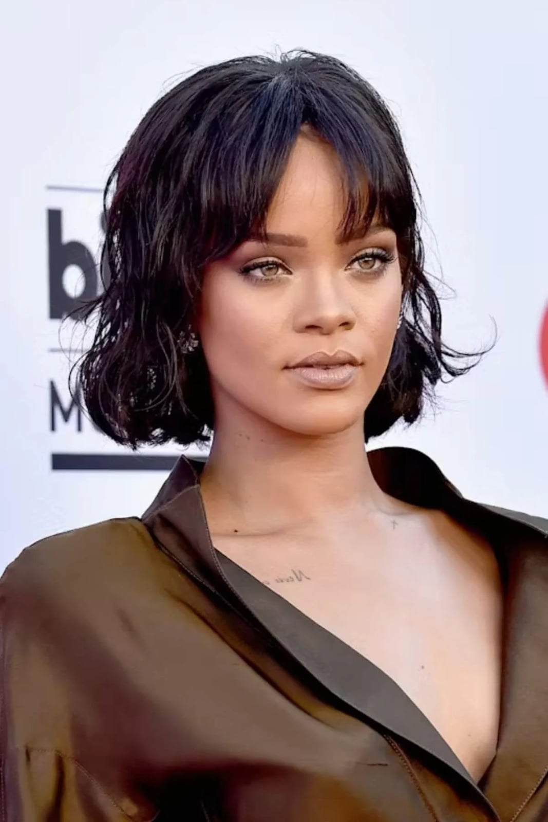 Short Bob With Air Dried Curtain Bangs Short Bob With Air Dried Curtain Bangs — Simple Curtain Bangs Short