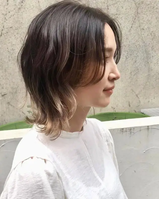 Collarbone Lob With Layers And Curtain Bangs Collarbone Lob With Layers And Curtain Bangs — Simple Curtain Bangs Short