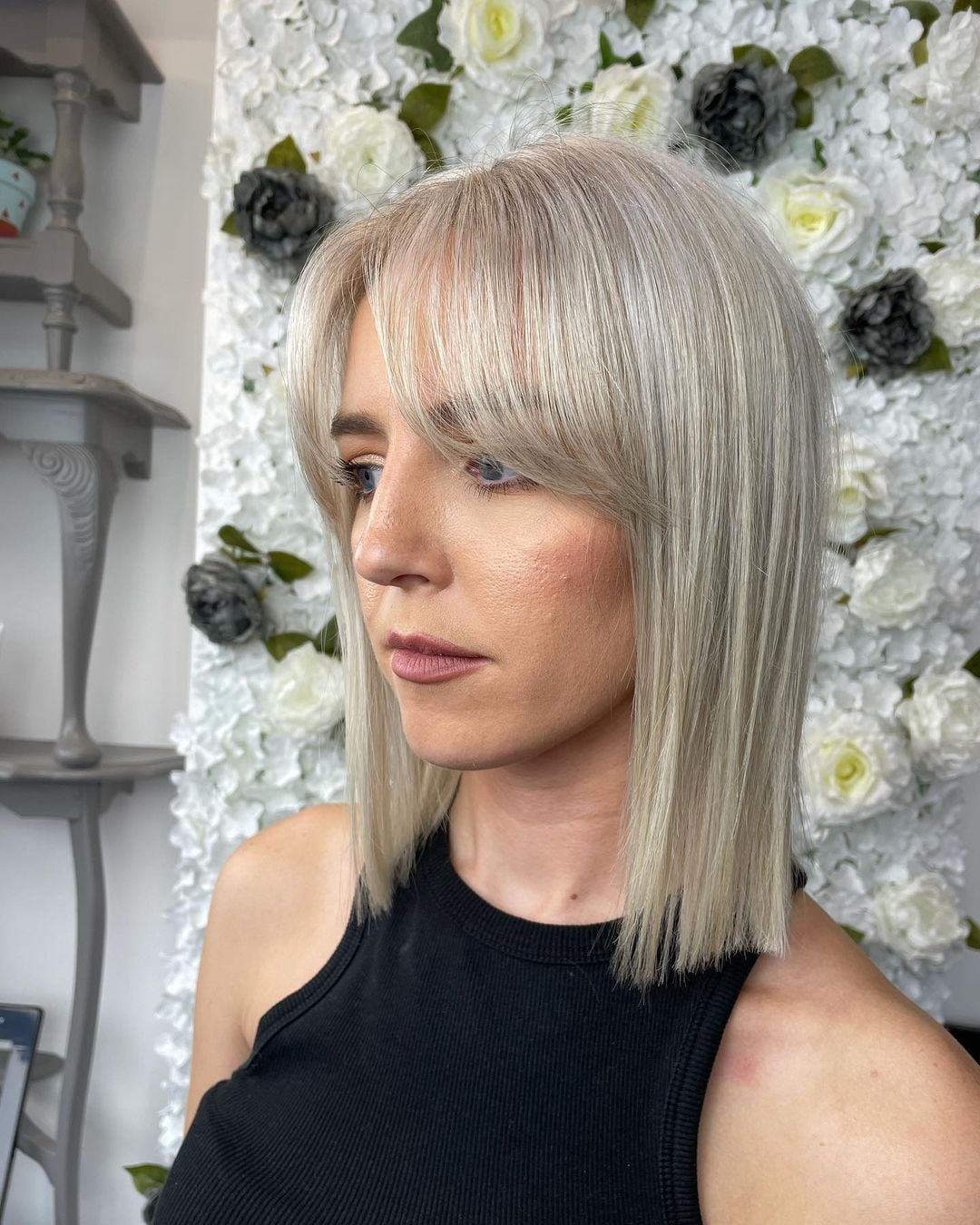 Sharp Ash Blonde Bob With Side Bangs Sharp Ash Blonde Bob With Side Bangs — Simple Curtain Bangs Short