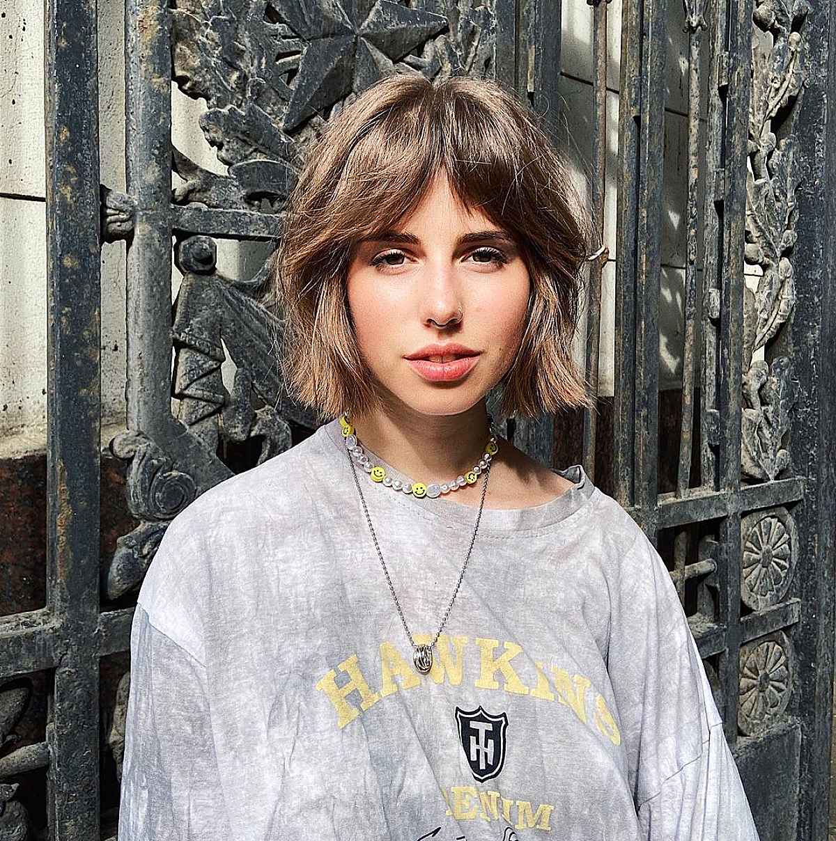 Collarbone Shag Bob With Textured Layers Collarbone Shag Bob With Textured Layers — Simple Curtain Bangs Short