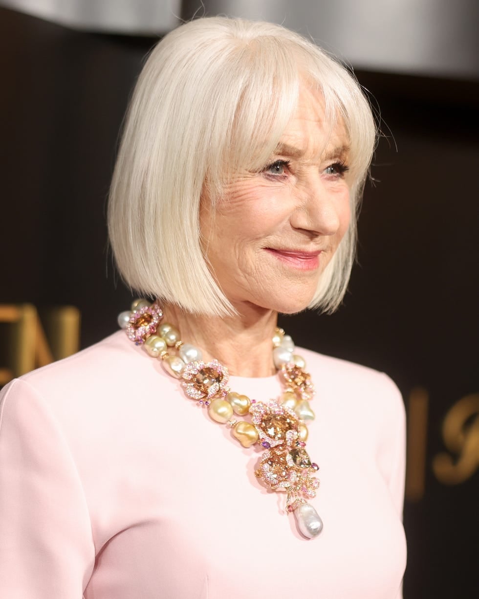 Ear Length Bob With Straight Curtain Bangs Ear Length Bob With Straight Curtain Bangs — Simple Curtain Bangs Short