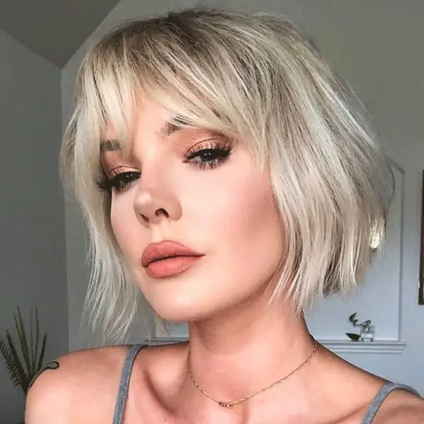 Short Blonde Bob With Textured Waves Short Blonde Bob With Textured Waves — Simple Curtain Bangs Short