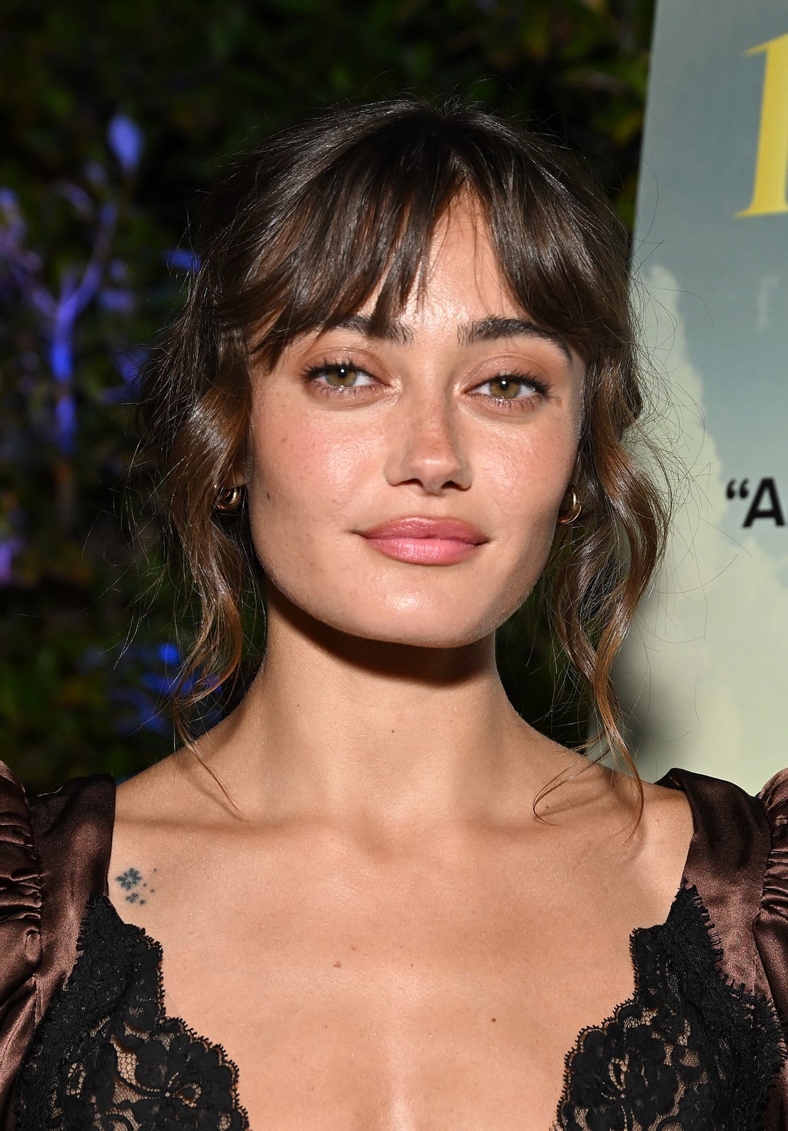 Collarbone Dark Brown Wavy Hair With Side Part And Curtain Bangs — Simple Curtain Bangs with Layers