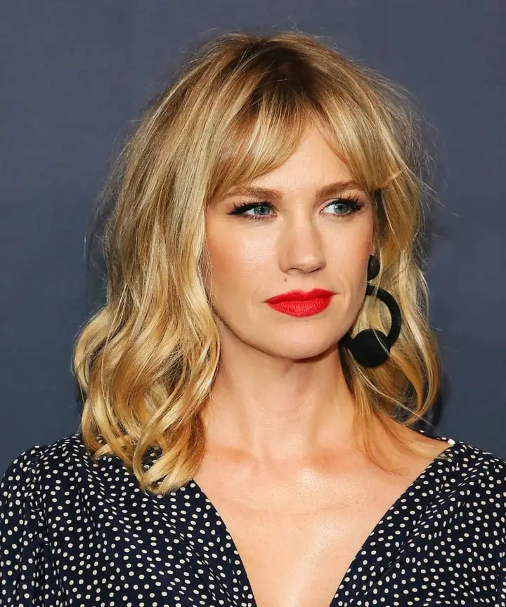 Collarbone Blonde Wavy Hair With Side Part And Curtain Bangs — Simple Curtain Bangs with Layers
