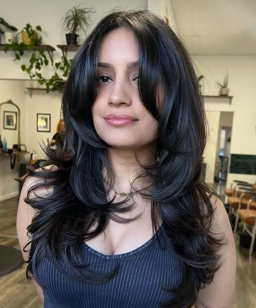 Mid-Back Dark Brown Wavy Hair With Soft Layers And Curtain Bangs — Simple Curtain Bangs with Layers