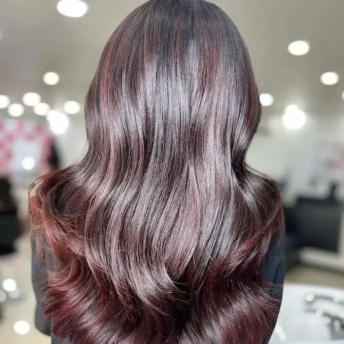 Mid-Back Dark Brown With Subtle Lighter Wavy, Everyday Version Mid-Back Dark Brown With Subtle Lighter Wavy, Everyday Version — Simple Dark Highlights
