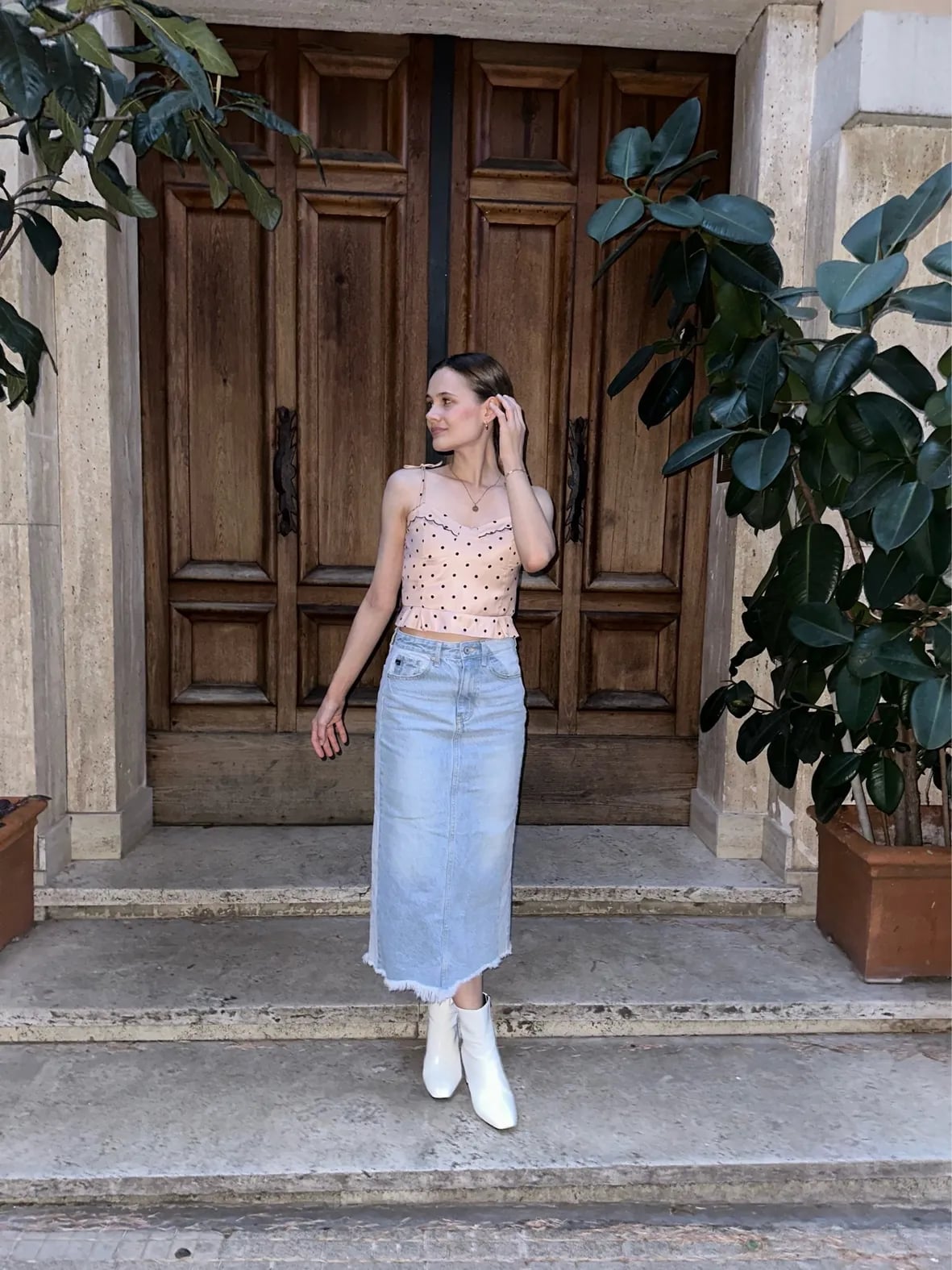 Denim Midi Skirt With Polka Dot Camisole Denim Midi Skirt With Polka Dot Camisole — Simple Denim Skirt Outfits