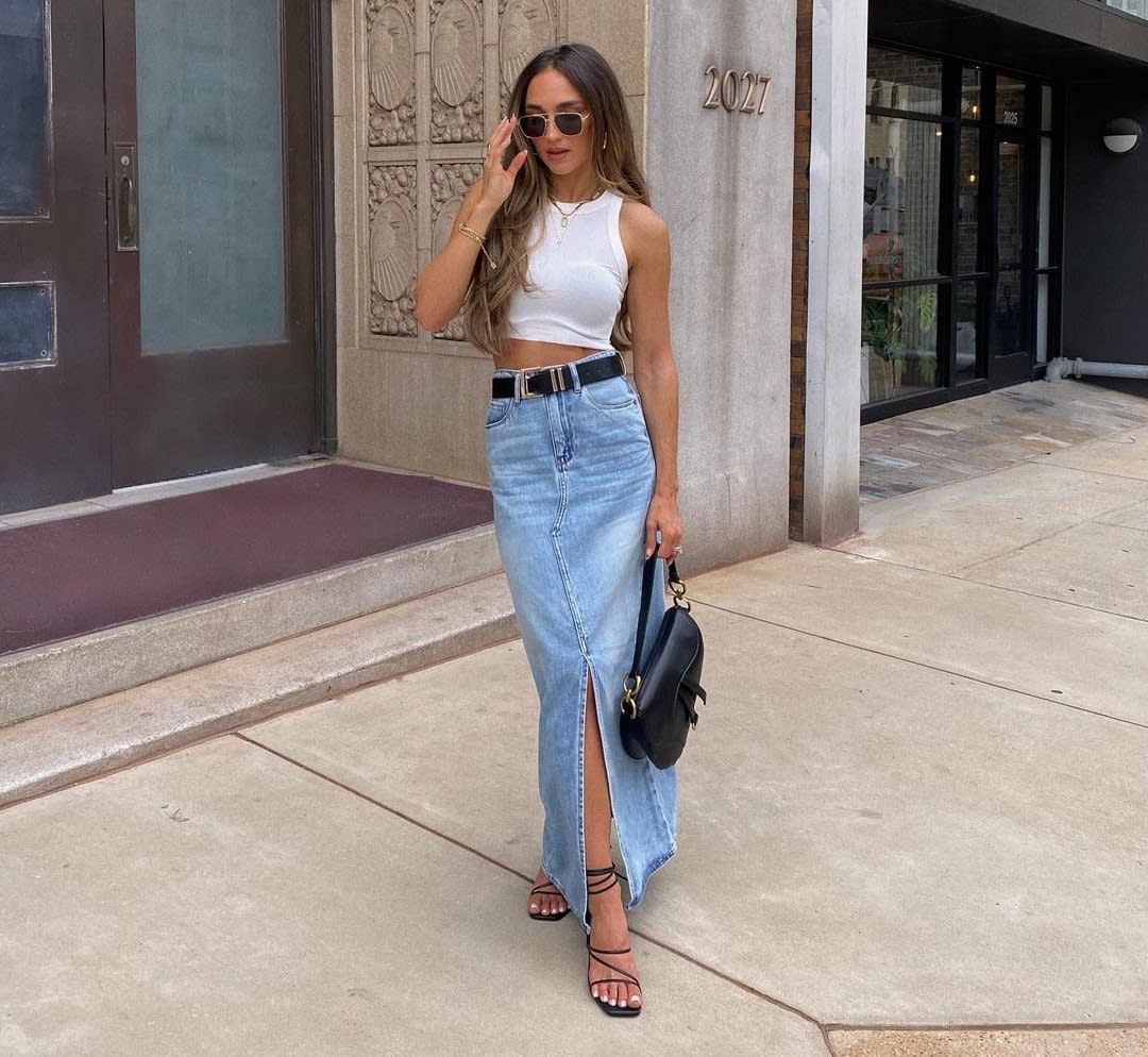 Light Blue Denim Maxi Skirt With Ribbed Crop Top Light Blue Denim Maxi Skirt With Ribbed Crop Top — Simple Denim Skirt Outfits