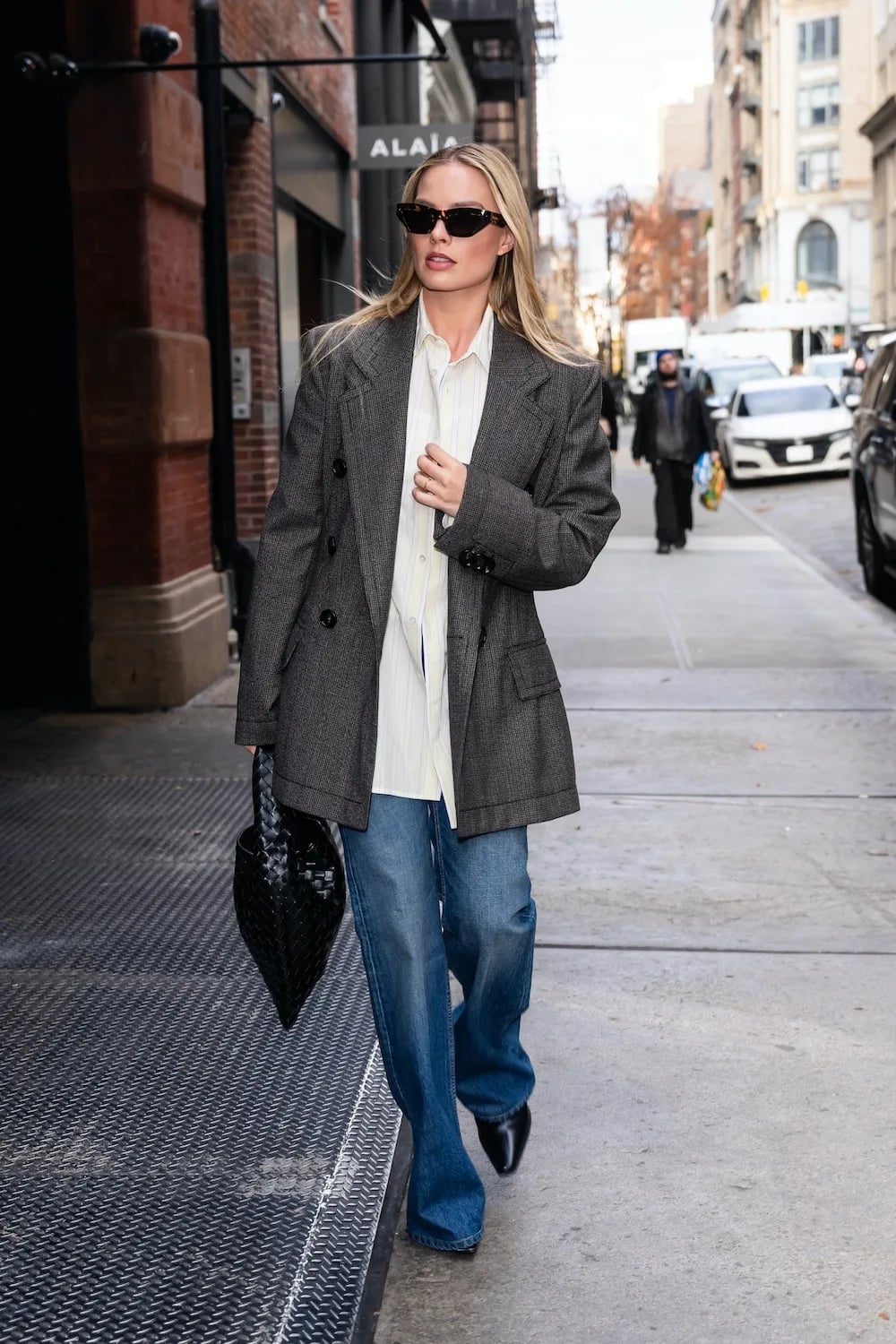 Oversized Gray Blazer with Striped Shirt and Jeans Oversized Gray Blazer with Striped Shirt and Jeans — Simple Dinner Outfits