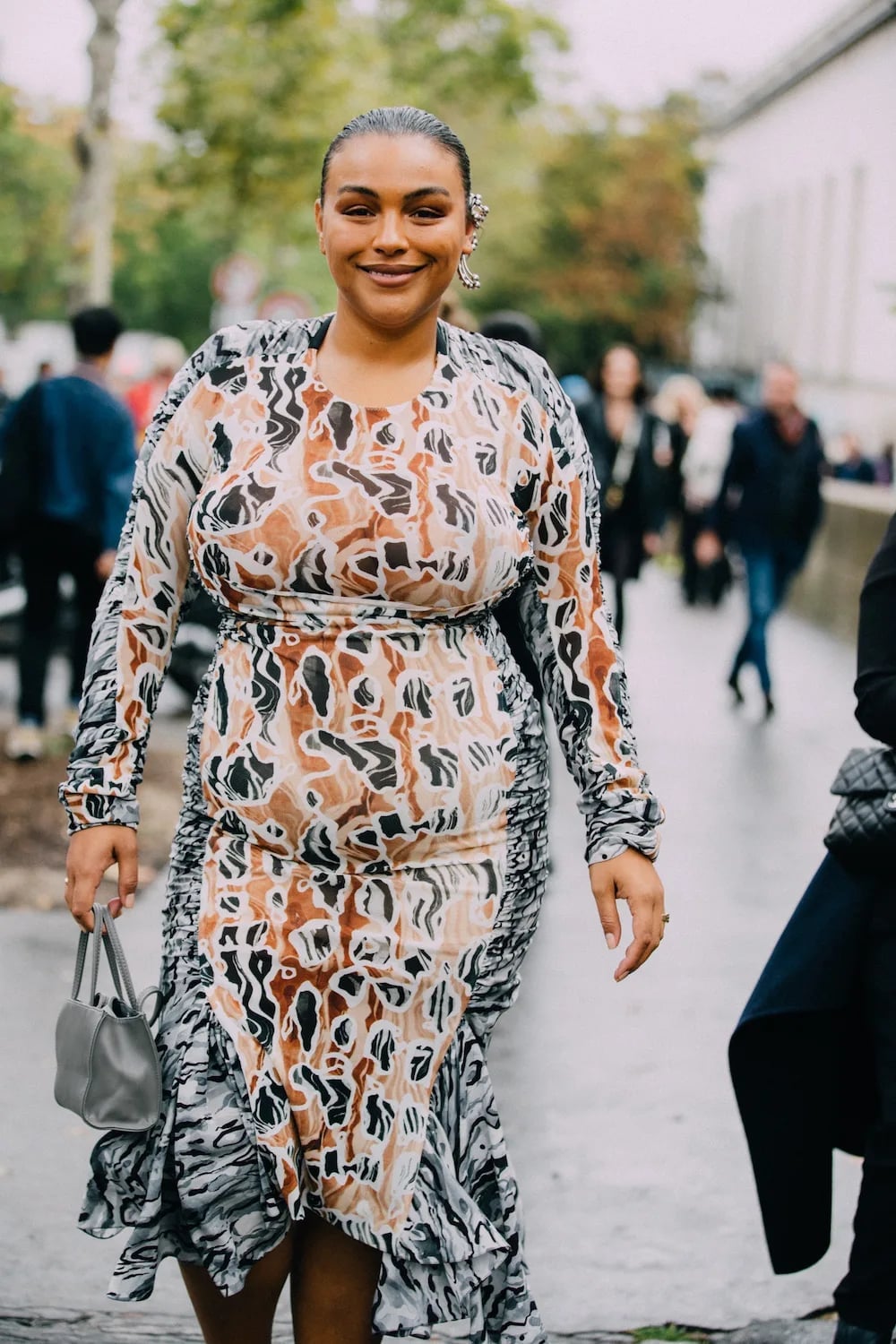 Ruched Abstract Print Long-Sleeve Dress Ruched Abstract Print Long-Sleeve Dress — Simple Dress Up Day Ideas