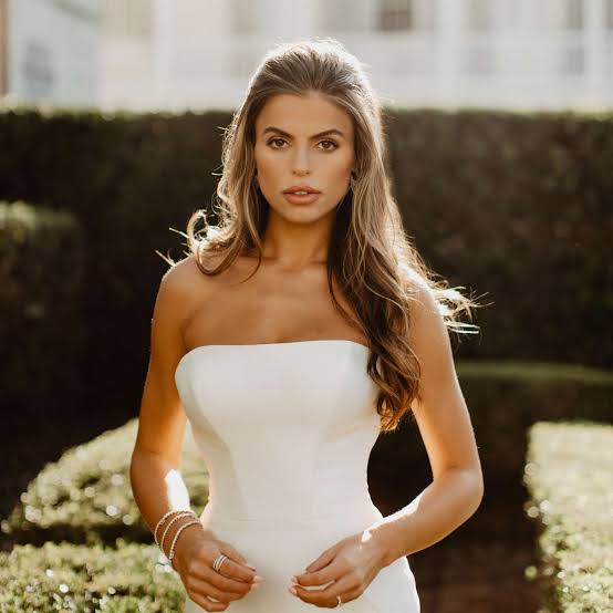 Honey Blonde Mid-Back Blowout Honey Blonde Mid-Back Blowout — Simple Dresses Hairstyles