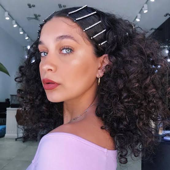 Dark Brown Mid-Back Waves With Clips Dark Brown Mid-Back Waves With Clips — Simple Dresses Hairstyles