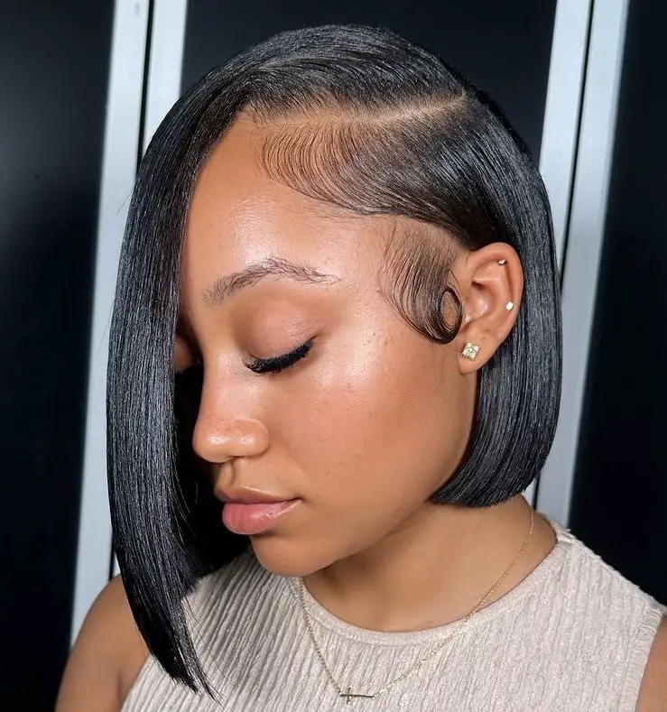 Chin-Length Bob With Swirled Edges — Simple Edges Hairstyles