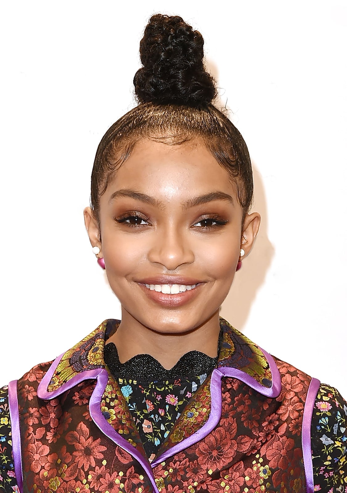 Mid-Back Wavy Blowout With Face-Framing Layers — Simple Edges Hairstyles
