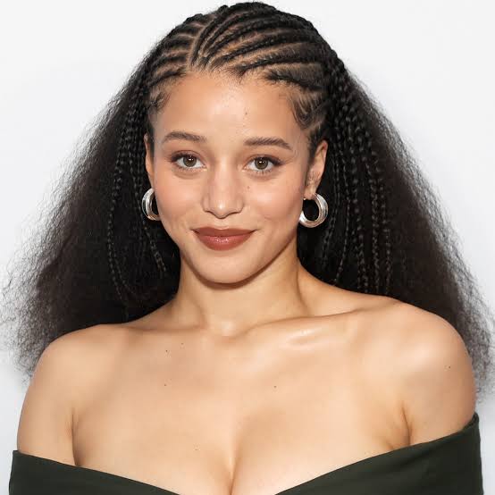 Cornrows With Loose Wavy Hair Cornrows With Loose Wavy Hair — Simple Feed in Braids