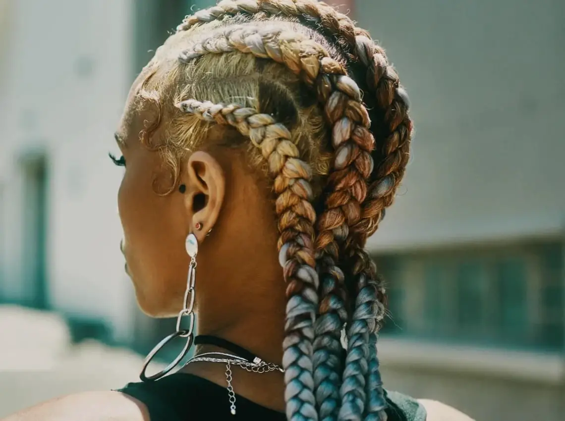Wavy Multi-Colored Mid-Back Braids Wavy Multi-Colored Mid-Back Braids — Simple Feed in Braids