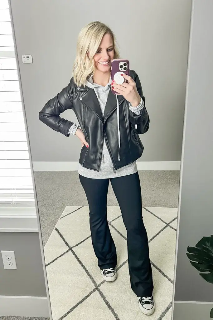 Black Flare Leggings with Leather Jacket and Hoodie and Wide Leg Black Flare Leggings with Leather Jacket and Hoodie and Wide Leg — Simple Flare Leggings Outfits