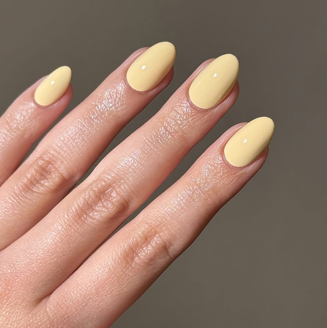 Medium Oval Glossy Pale Butter Yellow Nails — Simple Gel Nails Colors