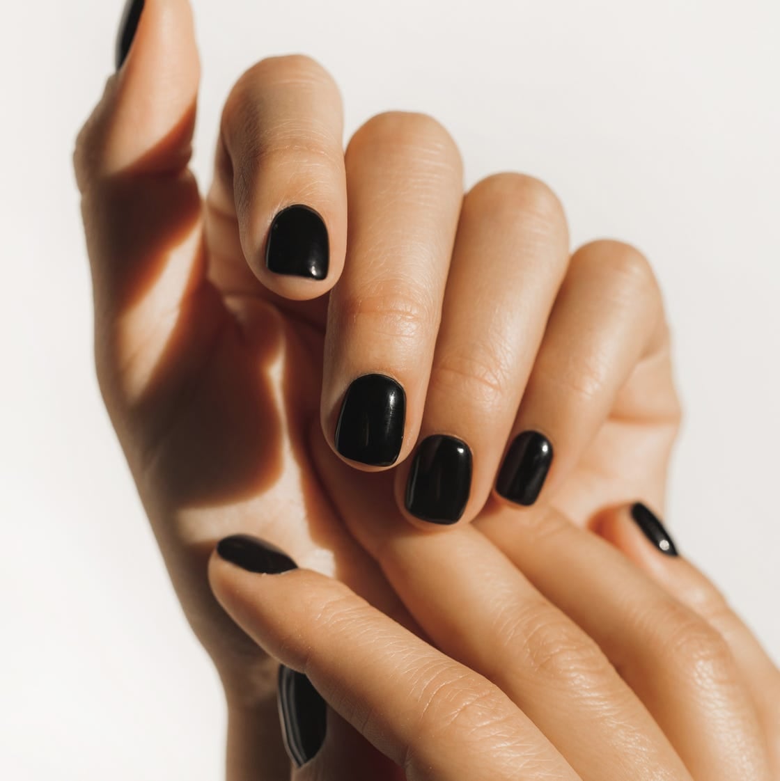 Short Oval Glossy Gray Taupe Nails — Simple Gel Nails Colors