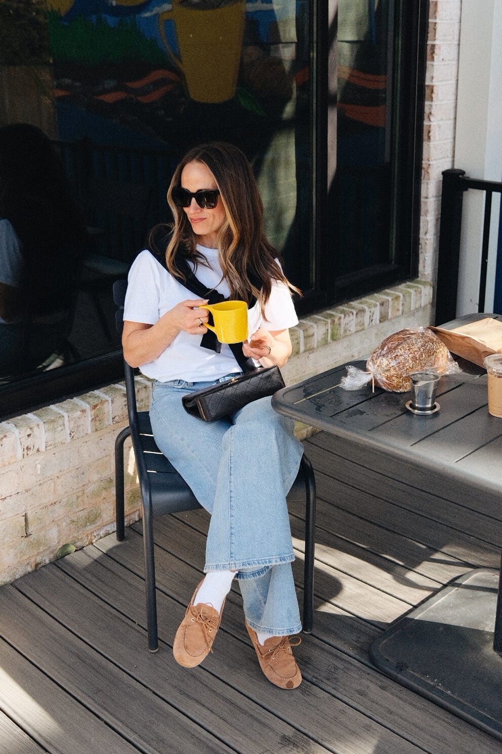 Light Blue Wide Leg Jeans with White T-Shirt and Navy Sweater Light Blue Wide Leg Jeans with White T-Shirt and Navy Sweater — Simple Going Out Outfits Jeans