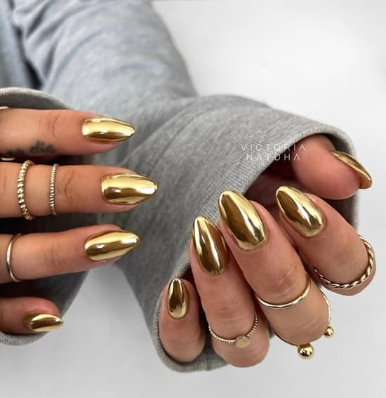 Gold Nail Ideas That Exude Elegance and Class | FPN
