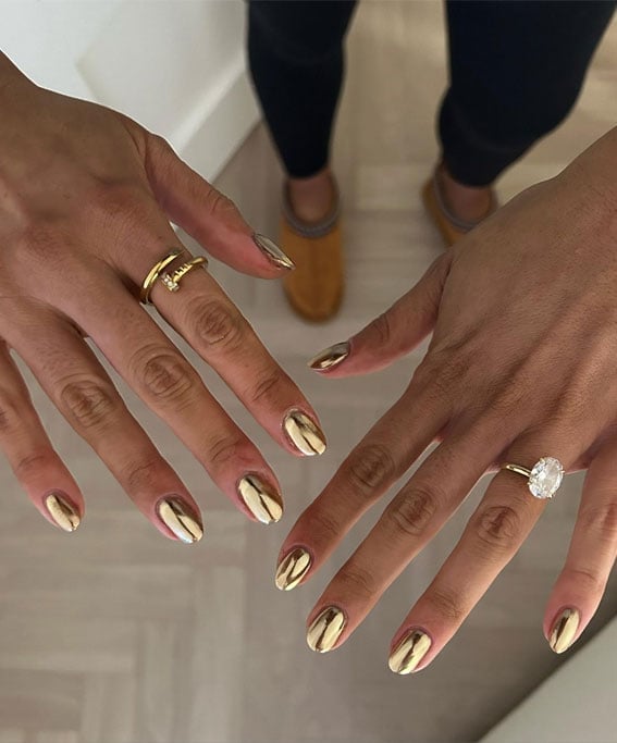 Highly Reflective Gold Chrome Medium Oval Nails — Simple Gold Chrome Nails