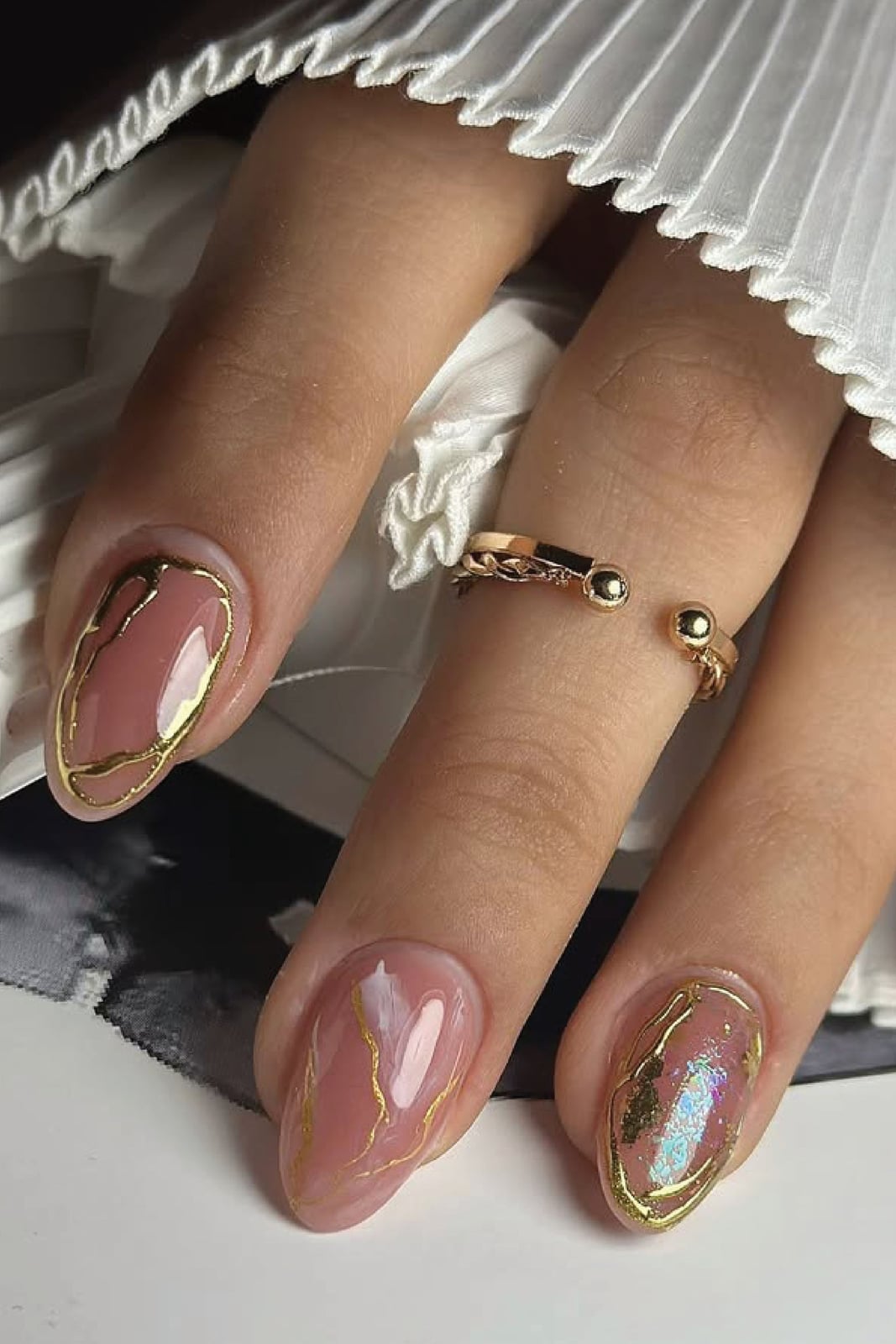 Uniform Rose Gold Chrome Medium Oval Nails — Simple Gold Chrome Nails